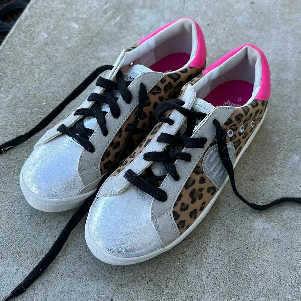 Justice Cheetah Sneaker Size 6 Youth